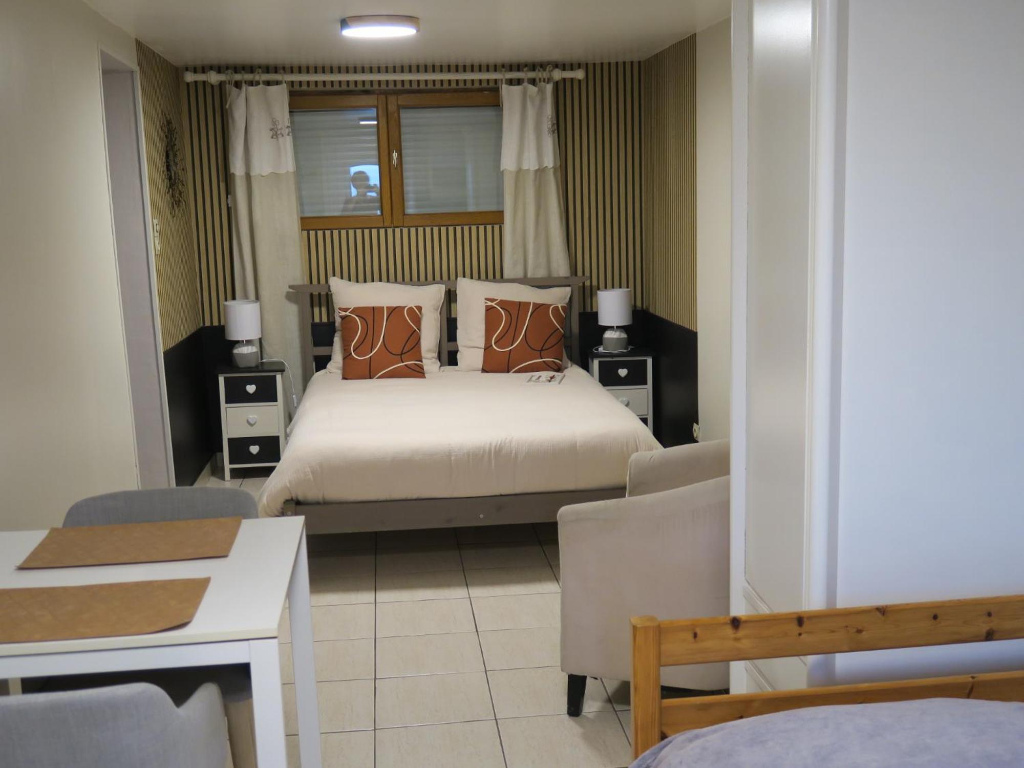 Les Collinades De Chalons Hotel Екстериор снимка