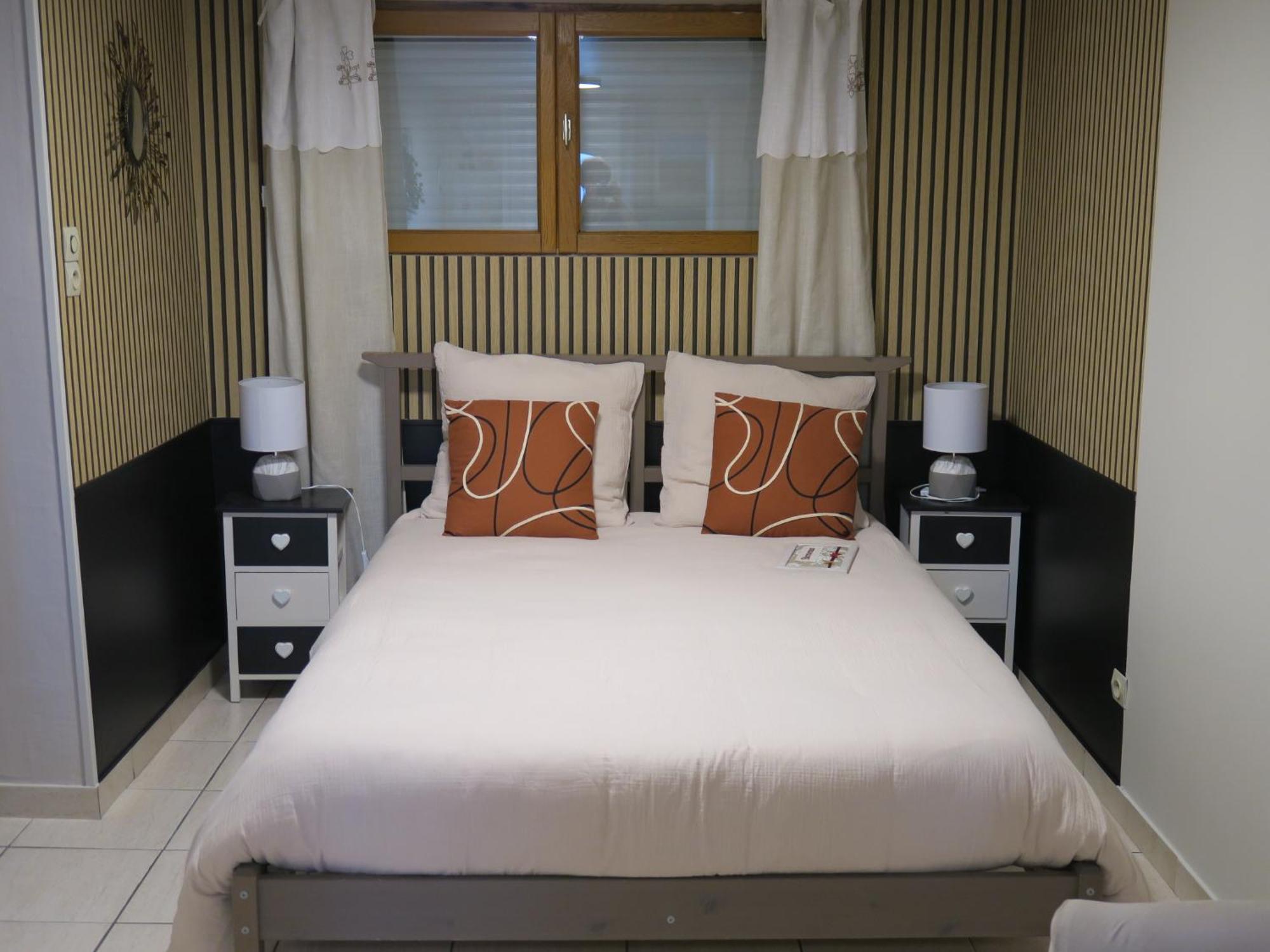 Les Collinades De Chalons Hotel Екстериор снимка